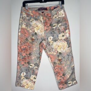 Gloria Vanderbilt Floral Capris - Multicolor